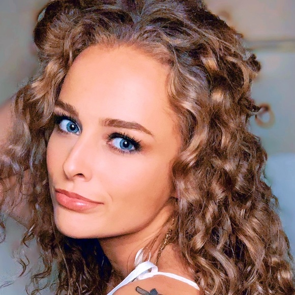 Meet your Posher, Maranda - Picture 3 of 3